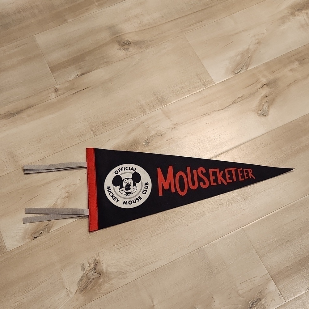 Harveys Seatbelt Disney Mickey Mouse Club Mouseketeer pennant